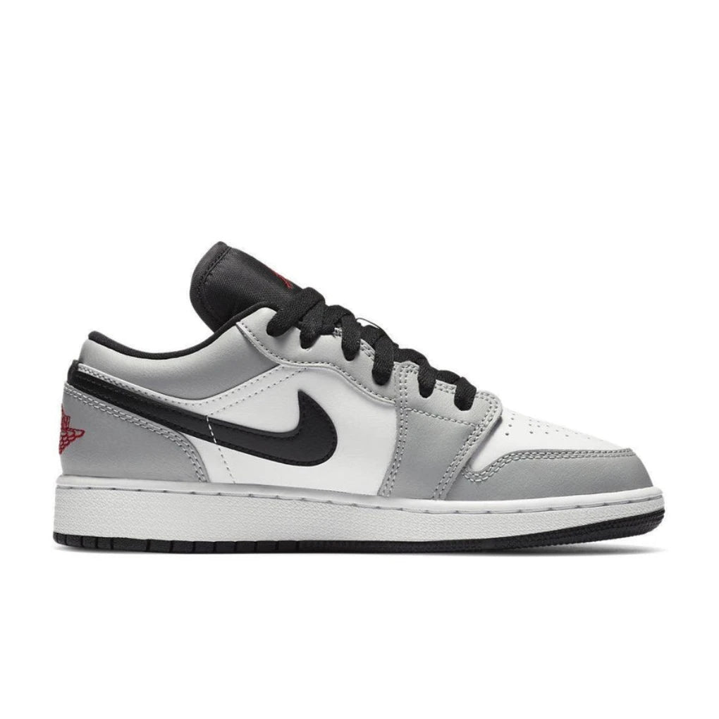 Nike Air Jordan 1 'Light Smoke Grey'