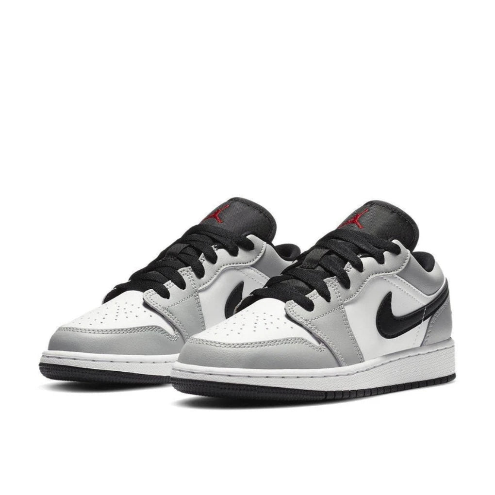 Nike Air Jordan 1 'Light Smoke Grey'